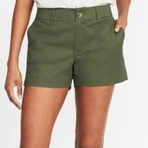 Old Navy Relaxed Mid-Rise Everyday Shorts in Moss Green (Size 10)